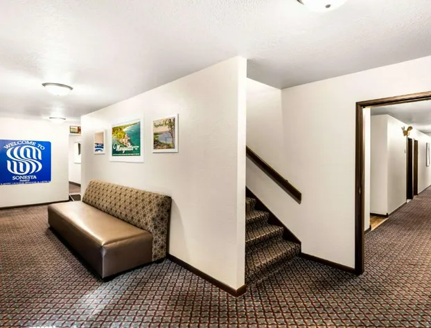 Americas Best Value Inn Marquette hotel detail image 4