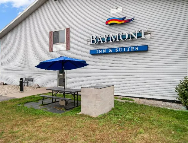 Baymont by Wyndham Marinette hotel detail image 1