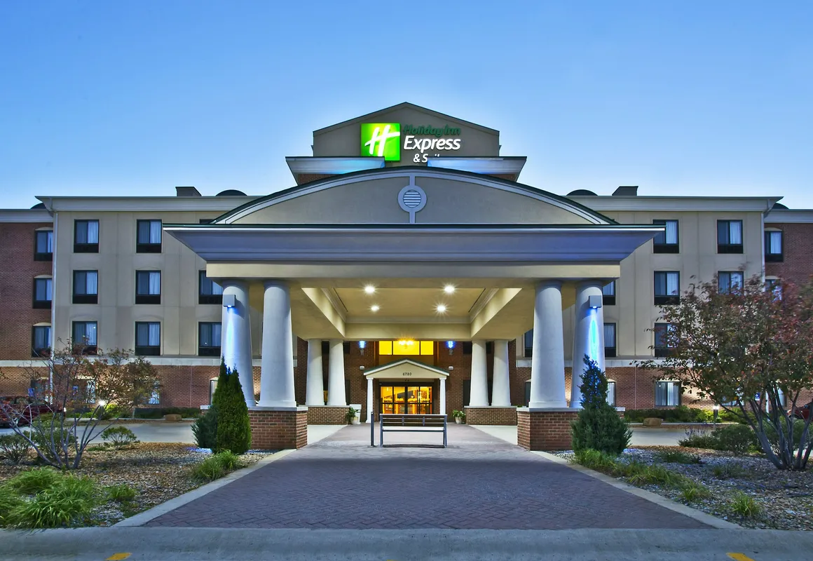Holiday Inn Express Hotel & Suites ANDERSON NORTH by IHG hotel hero