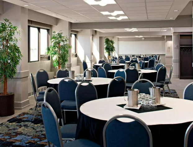 Delta Hotels by Marriott Edmonton South Conference Centre hotel detail image 2