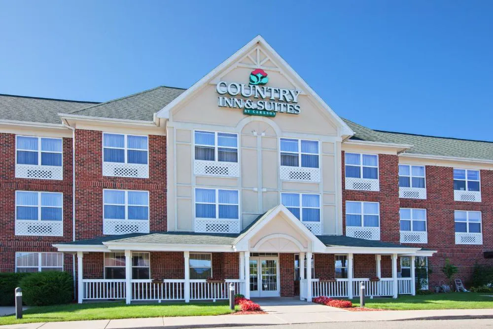 Country Inn & Suites by Radisson, Lansing, MI hotel hero