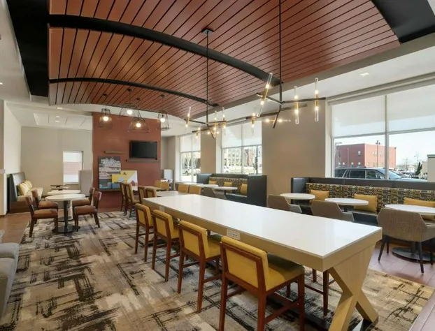 Hampton Inn Portland Downtown - Waterfront hotel detail image 4