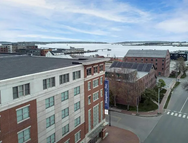 Hampton Inn Portland Downtown - Waterfront hotel detail image 1