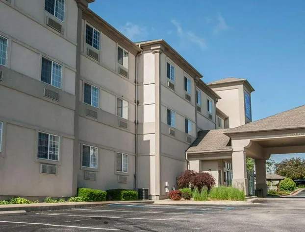 Sleep Inn & Suites Lake of the Ozarks hotel detail image 1