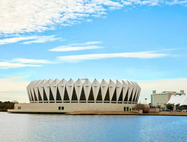 Embassy Suites by Hilton Hampton Convention Center hotel detail image 3