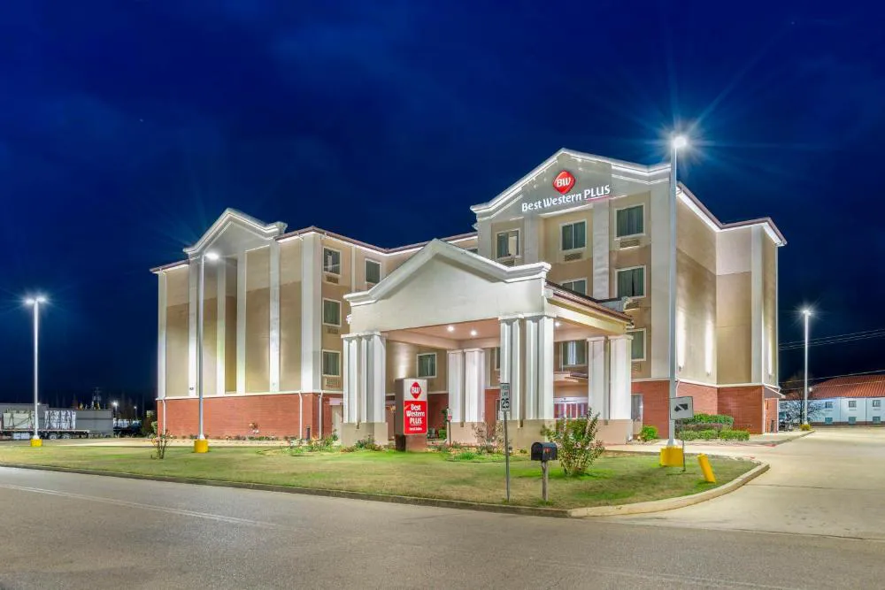Best Western Plus Flowood Inn & Suites hotel hero