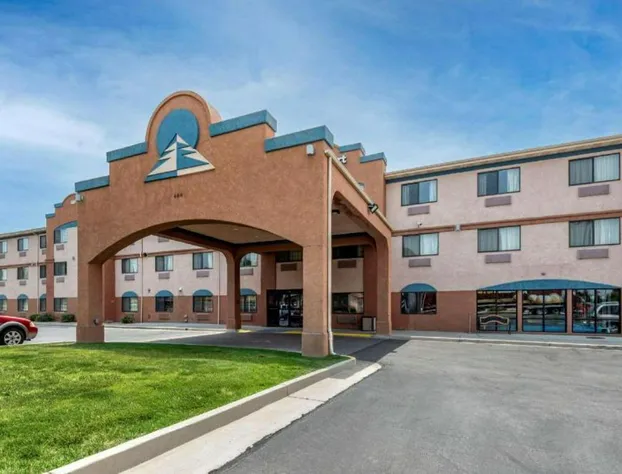 Comfort Inn & Suites hotel detail image 1