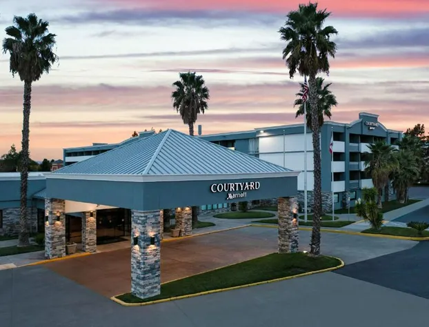 Courtyard by Marriott Fairfield Napa Valley Area hotel detail image 2