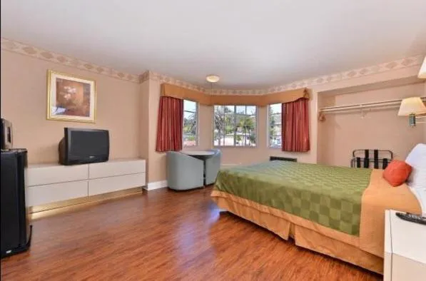 Americas Best Value Inn San Clemente Beach hotel detail image 4