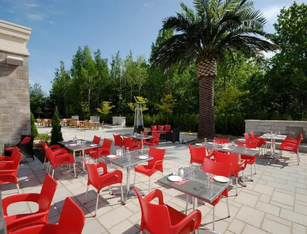 Imperia Hotel & Suites Terrebonne hotel detail image 4