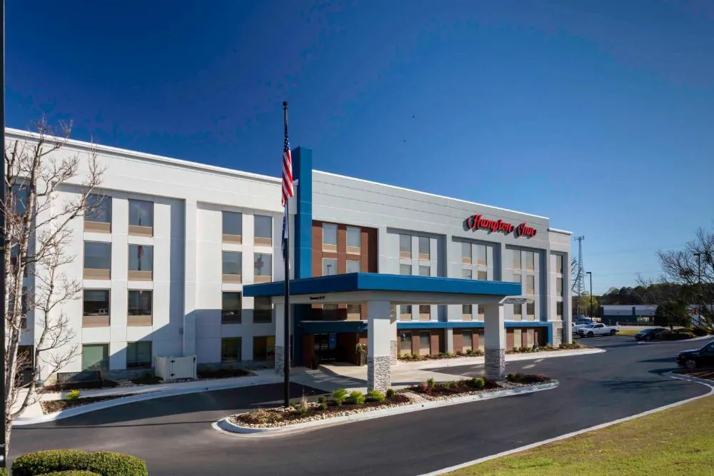 Hampton Inn Conyers hotel hero