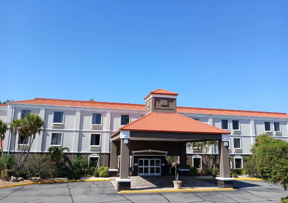 Best Western Plus Bradenton Hotel & Suites hotel hero