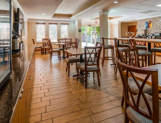 Best Western Plus Bradenton Hotel & Suites hotel detail image 3