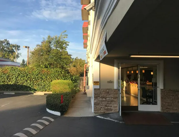 Cherry Orchard Inn hotel detail image 1