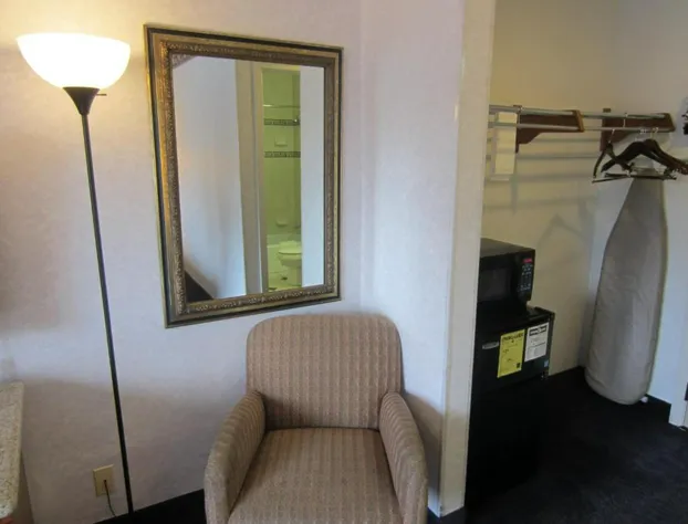 Cherry Orchard Inn hotel detail image 4