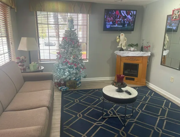 Red Roof Inn & Suites Hinesville hotel detail image 3