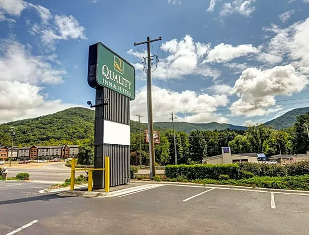 Quality Inn & Suites Biltmore East hotel detail image 2