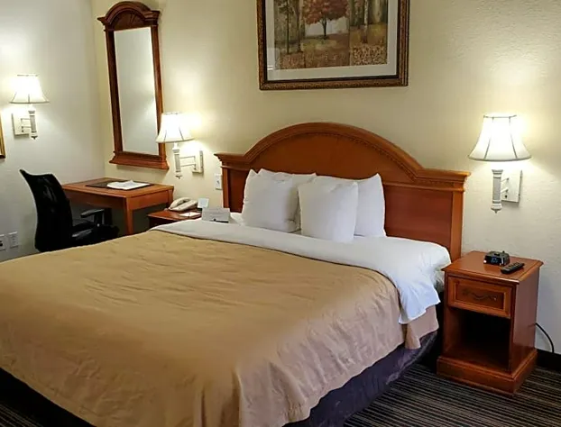 Quality Inn & Suites Biltmore East hotel detail image 4