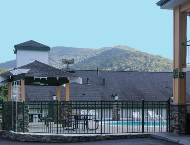 Quality Inn & Suites Biltmore East hotel detail image 1