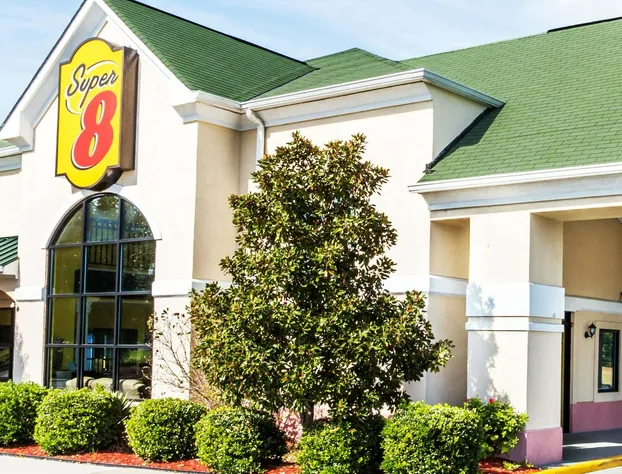 Super 8 by Wyndham Hull Street Midlothian / Richmond Area hotel detail image 1