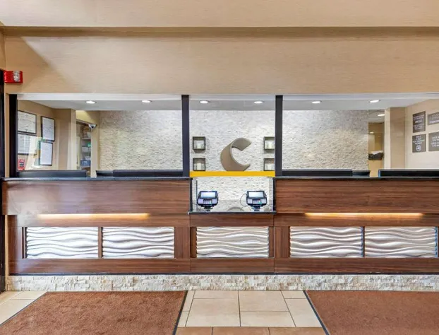 Comfort Inn & Suites hotel detail image 1