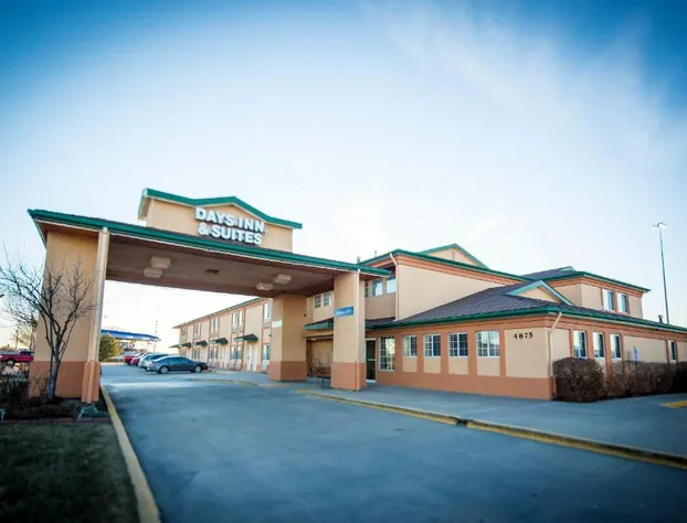 Days Inn & Suites by Wyndham Wichita hotel detail image 1