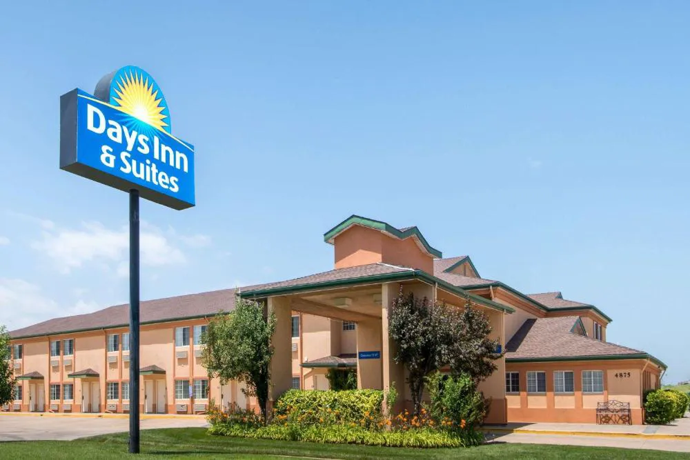 Days Inn & Suites by Wyndham Wichita hotel hero