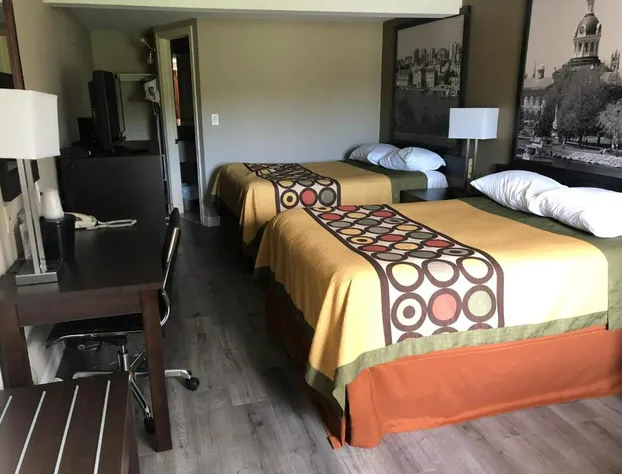 Super 8 by Wyndham Kingston hotel detail image 3