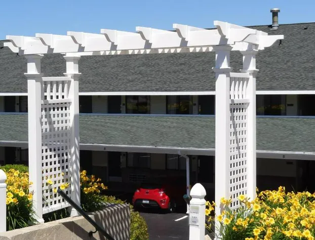 Baymont by Wyndham Petoskey hotel detail image 3