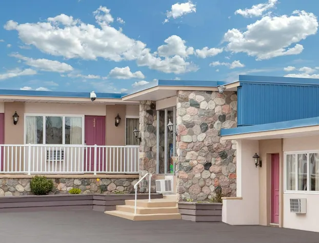 Belmont inn hotel detail image 3