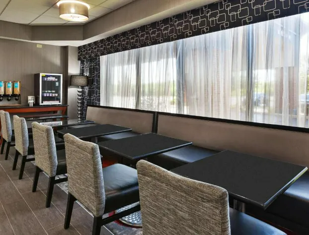 Hampton Inn Columbus/Delaware I-71 North hotel detail image 3
