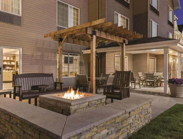 Country Inn & Suites by Radisson, Albert Lea - Austin hotel detail image 3