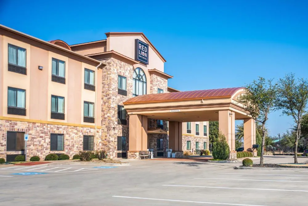 Red Lion Inn & Suites Mineral Wells hotel hero