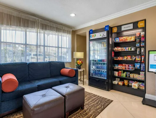 Comfort Suites San Clemente Beach hotel detail image 4