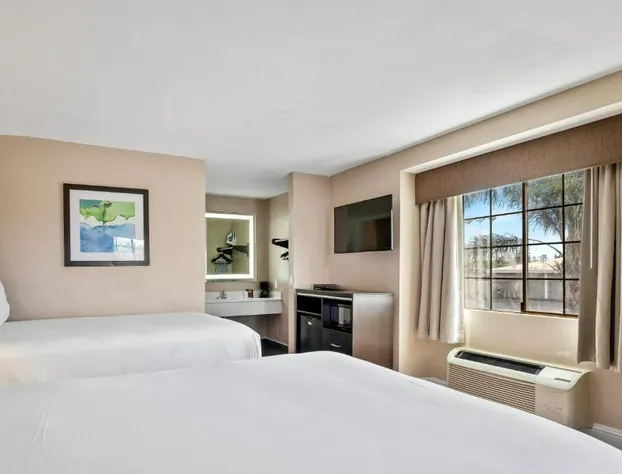 Executive Inn Hotel hotel detail image 2