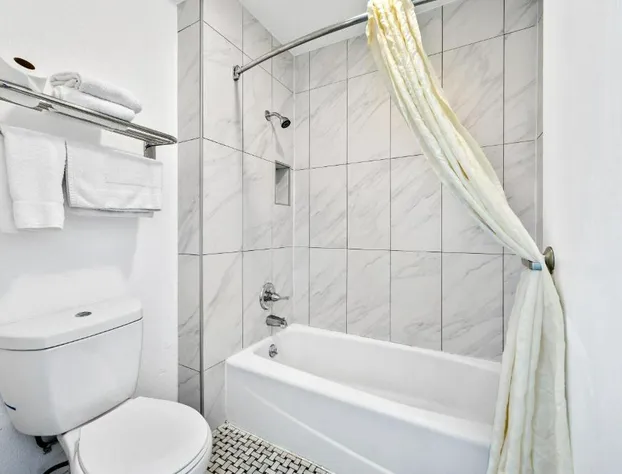 Executive Inn Hotel hotel detail image 4