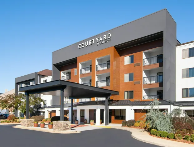 Courtyard by Marriott Burlington hotel detail image 1