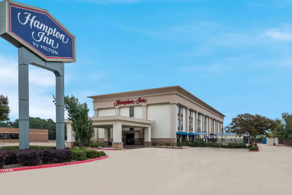 Hampton Inn Marshall hotel hero