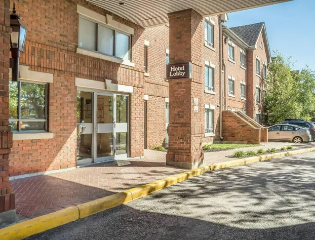 Comfort Suites London hotel detail image 1