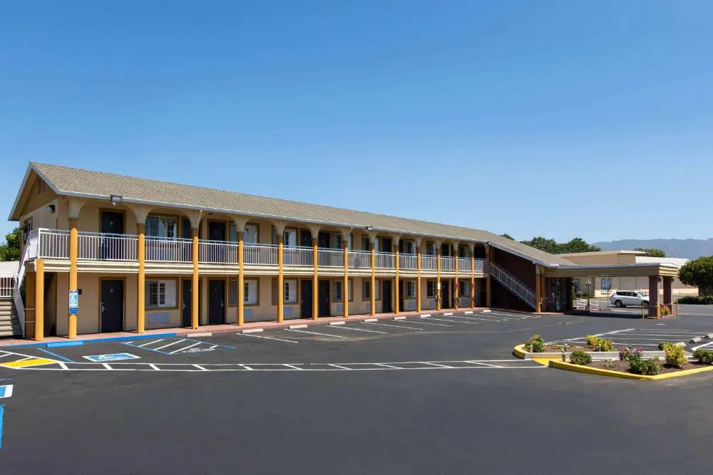 Days Inn by Wyndham Ukiah hotel hero