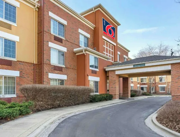 Studio 6 Extended Stay Chicago Vernon Hills Lincolnshire IL hotel detail image 1
