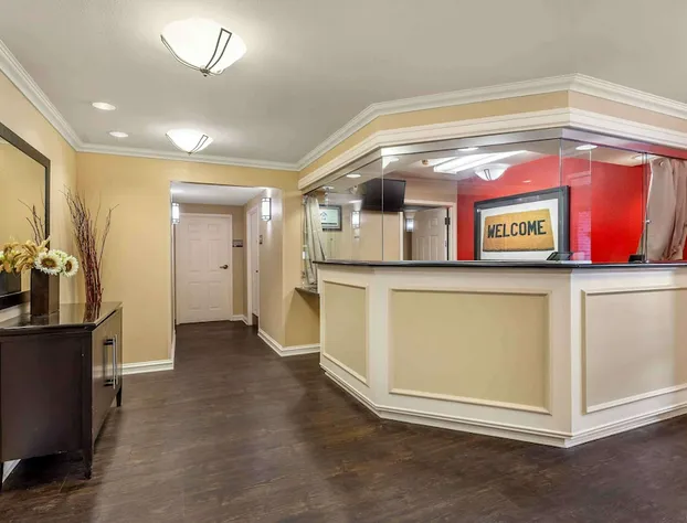 Studio 6 Extended Stay Chicago Vernon Hills Lincolnshire IL hotel detail image 3