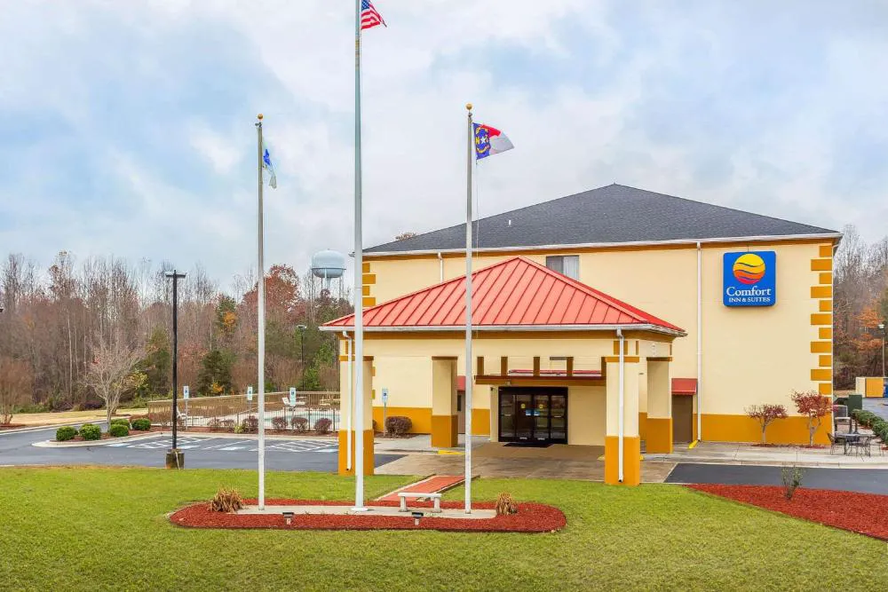 Comfort Inn & Suites Mocksville I-40 hotel hero