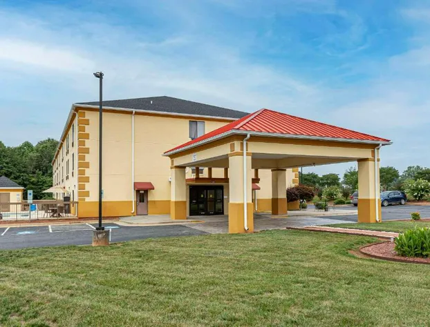 Comfort Inn & Suites Mocksville I-40 hotel detail image 2