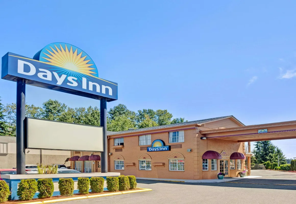 Days Inn by Wyndham Everett hotel hero