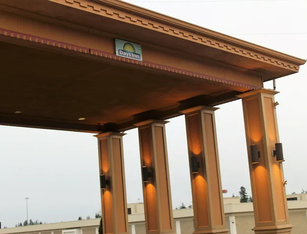 Days Inn by Wyndham Everett hotel detail image 1