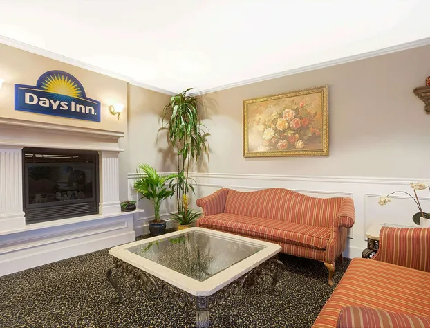 Days Inn by Wyndham Everett hotel detail image 3