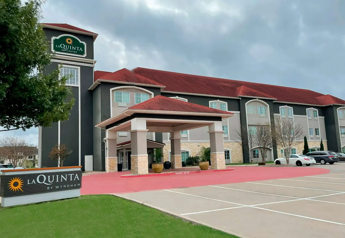 La Quinta Inn & Suites by Wyndham Waxahachie hotel hero