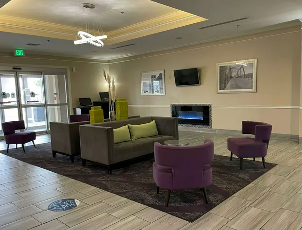 La Quinta Inn & Suites by Wyndham Waxahachie hotel detail image 4