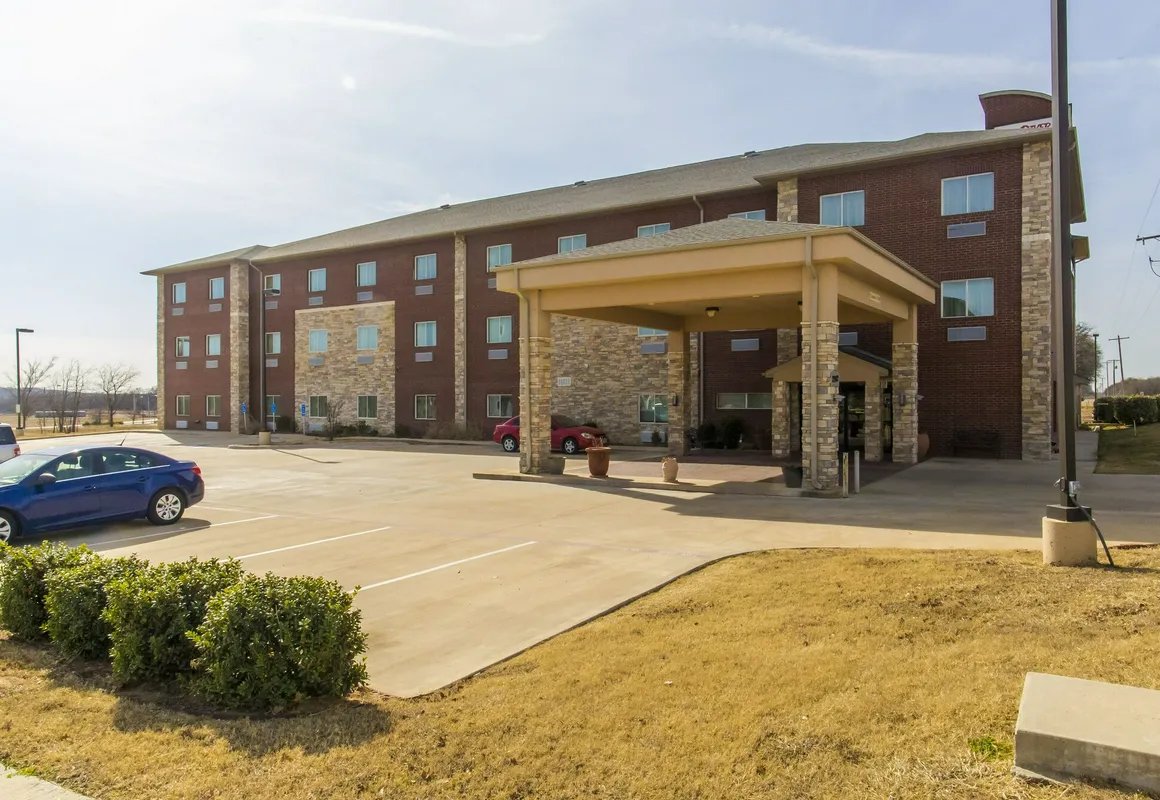 Red River Inn And Suites hotel hero